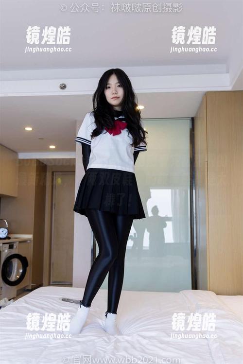 BoBoSocks袜啵啵-甜甜圈 BoBoSocks袜啵啵 - 刚刚看完甜甜圈的最新精选,‘两双皮鞋’的故事感真是太棒了!