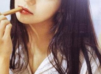 GIRLT果团网 - 在little贝壳喵的镂空意境中，原图似乎也能说话