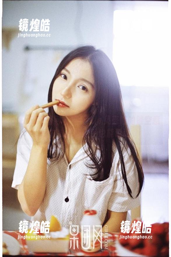 GIRLT果团网 - 在little贝壳喵的镂空意境中，原图似乎也能说话