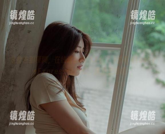 从此告别模糊，在线追随Min.E(민이)的高清LeeheeExpress–LEHC，画面感爆棚！