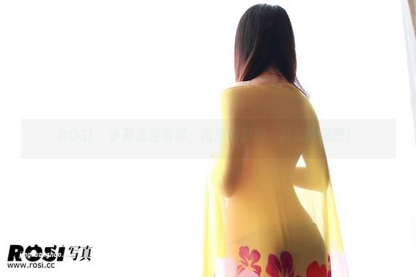 ROSI-小莉 ROSI - 小莉泳装写真:高清版原图,赶紧收藏吧!
