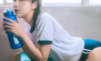 “Shika小鹿鹿”体操服作品，刚开始只是欣赏，后来真的被吸引住了，呀，小鹿真会玩！