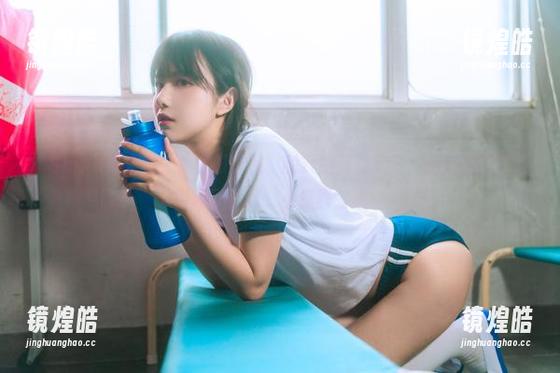 Shika小鹿鹿 “Shika小鹿鹿”体操服作品,刚开始只是欣赏,后来真的被吸引住了,呀,小鹿真会玩!