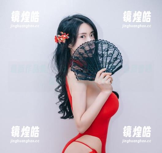 最新作品集：Sia(시아)用“制服”告别普通，谁说她不能打破常规？