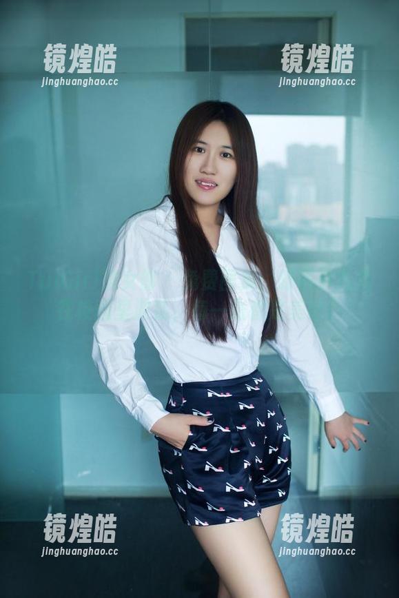 TuiGirl推女郎-小九九 TuiGirl推女郎 - 免费图集:跟着小九九在校园里游荡,每一张都是美好!