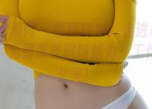 UGirls尤果网 - 原图释放：走进杨晨晨的办公室，免费享受职场魅力，工作也能这么美！