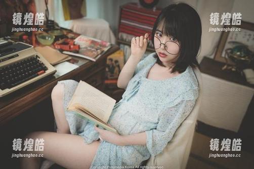 图包中的灰丝：Uhye(이유혜)教你如何优雅地‘露’