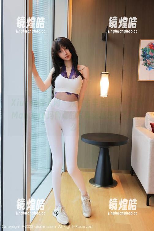 Xiuren秀人网 - 从复古车到美臀，这组Manuela玛鲁娜的写真让我想多了些什么！