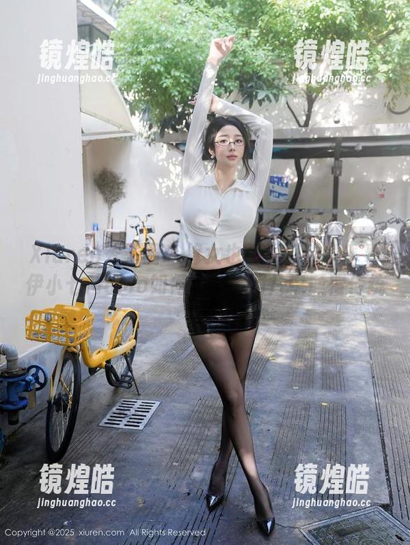 Xiuren秀人网 - 修女也可以很时髦？看伊小七MoMo如何在高清照片中颠覆传统