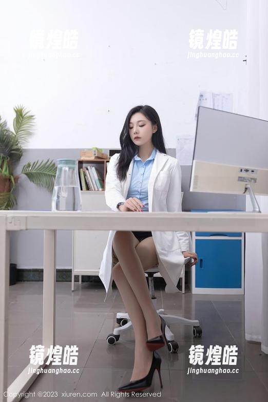 Xiuren秀人网-吴怡怡 Xiuren秀人网 - 学姐吴怡怡:专属壁纸合集让你心动的理由