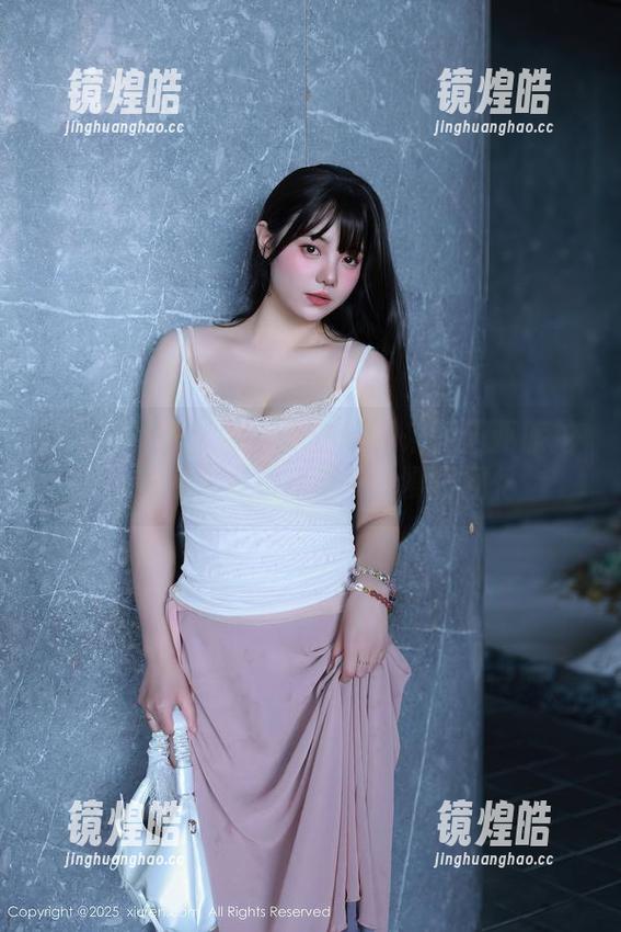 Xiuren秀人网 - 徐安安带来的三亚旅拍，图包里满是无圣光的夏日回忆