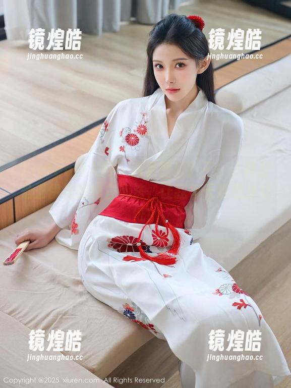 Xiuren秀人网 - 高清壁纸？不！这简直是王伊纯的纯白魔法，让我每天都想换壁纸！