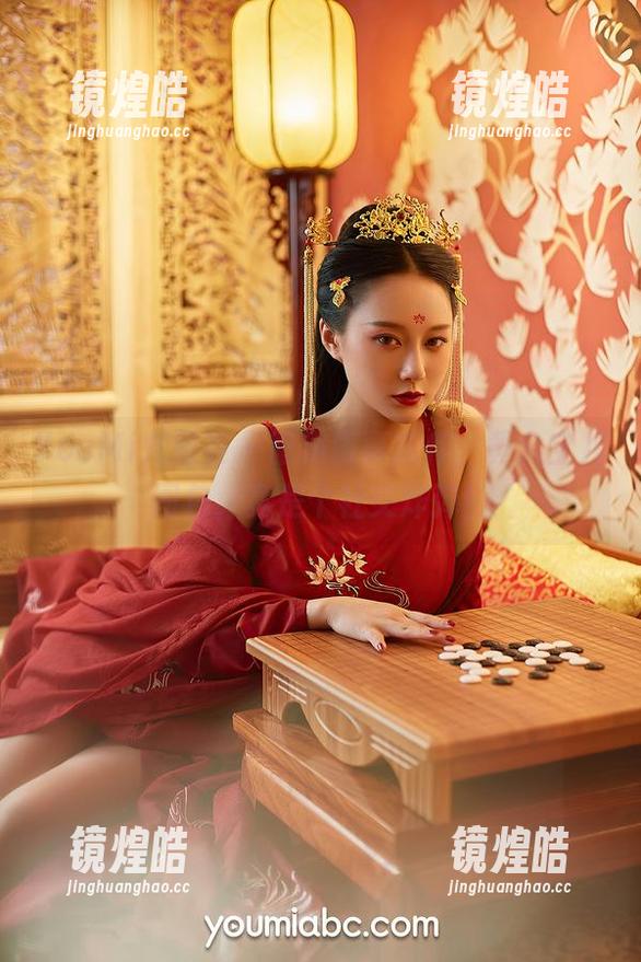 YouMi尤蜜荟 - 暗房蜜事新作，黄金宝儿图包，真是个社交炸弹！