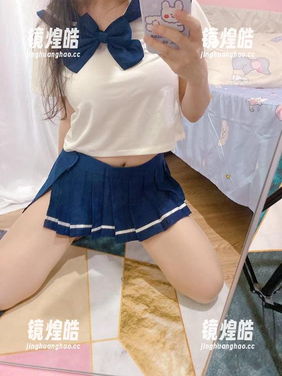 潜水吗？usejan蓝蓝的白衣竞泳图包让你看得心里痒痒的！