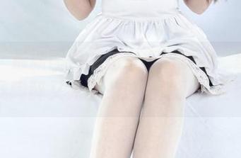 丽柜 - 最新图包速递：小智贤的“莲情”让人既陶醉又无奈，这姑娘可真会玩啊。