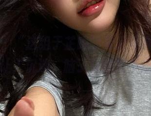 微密圈 - “这组于芷晴的夏天写真精选，太容易让人沉迷，脑子里回放不止！”；