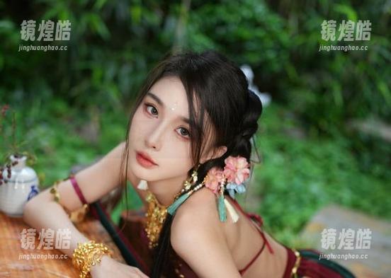 打卡余多多Dudu的泳池原图，心里默念：我也想这样放松。