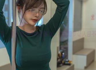 在线享受：夏小秋秋秋的裤里丝，高清细节让人目不转睛！