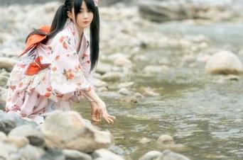 美图图集大揭秘：失眠小宁与学姐的深夜对话