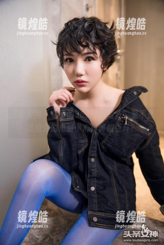 头条女神 - 易阳的36D天团写真，是不是该给你的心脏小心翼翼加点料？