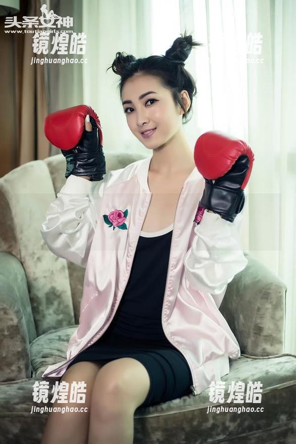 头条女神-筱溪 头条女神 - 筱溪的作品:那些美足写真,好像在召唤我去窥探一下…