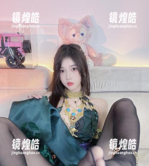 小小奶瓶儿 细腻如梦的睡衣:小小奶瓶儿在图库中轻舞飞扬