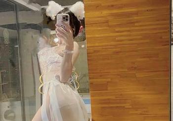 微密圈 - 小玉吃果冻520挚爱献礼：让人看了心动的写真，绝对不止送爱哦！