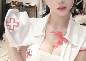 微密圈 - 黑色睡衣里的小玉吃果冻，高清图包带你驶向脑补之旅