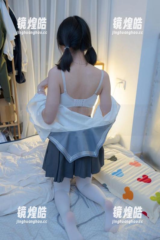 少女秩序 - 晞可的美脚精选：甜美与调皮并存，真是‘脚’步不当心！