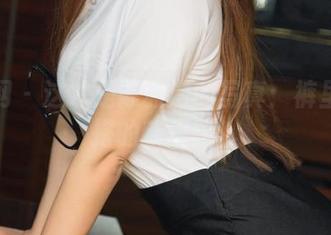 尤果网 - 这才是陈雅漫的写真：裤里丝穿搭的新思路！