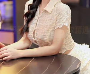 尤蜜荟 - 骑着风的短裤：允尔精选套图，让人遐想无限