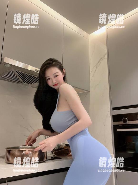 左公子666 微密圈 - 左公子666的私密内衣:网盘中那些无法抗拒的诱惑