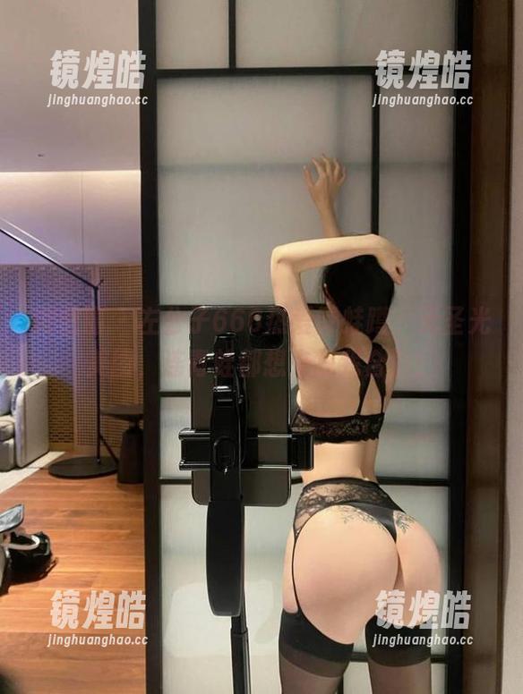 左公子666 微密圈 - 左公子666热爱青蛙蹲,无圣光美图,连青蛙都想来找我合影!