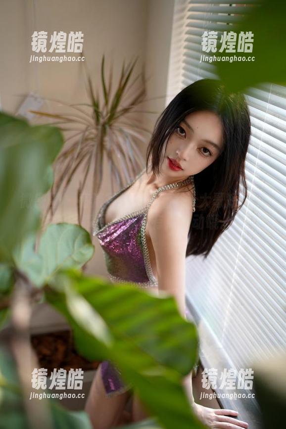 徐珺大哥 微密圈 - 高清写真集:看徐珺大哥短裙飘动的瞬间,心里有点悸动哦。