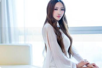 推女郎 - 谭冰的和服作品：在光影交错的瞬间，找到灵魂的共鸣