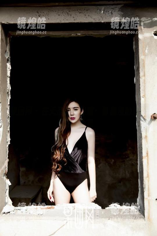 果团网-陈雅漫 果团网 - 在无圣光中闪耀:陈雅漫的油亮写真合集