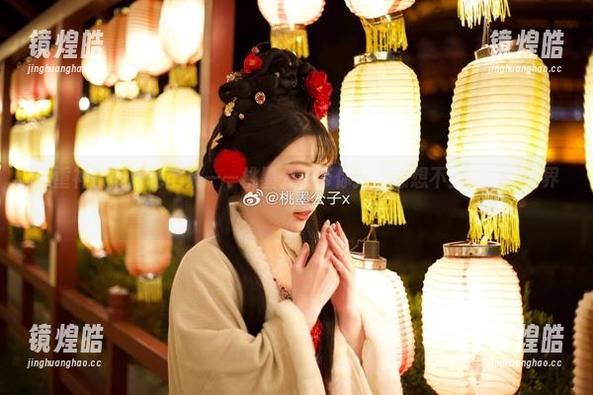 八重神子的隐秘全集——桃墨公子带你探险意想不到的奇妙世界！
