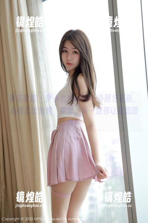 模范学院-伊小七MoMo 模范学院 - 伊小七MoMo户外图包更新,心情无比愉悦,真的,每一张都让我想叹气!