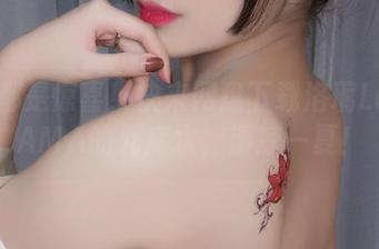 满满都是惊喜！快来网盘下载洛璃LoLiSAMA的死库水，清凉一夏！