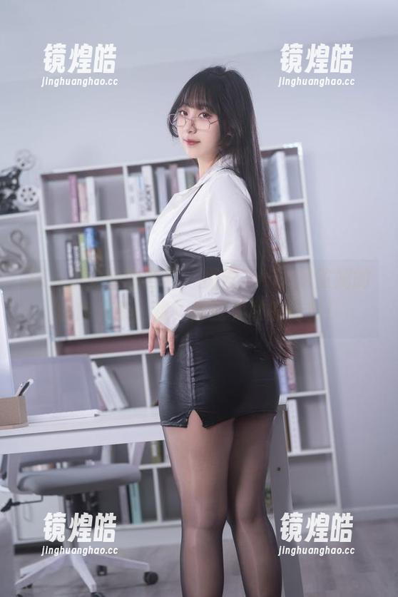 浅安安 深入浅安安的世界,探索PA15翠雀媚的图库资源,哦,那些柔和的光影!