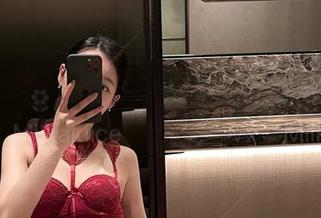 微密圈 - 在牛奶里的果汁旁边，制服是另一番风景！原图快来瞧瞧！