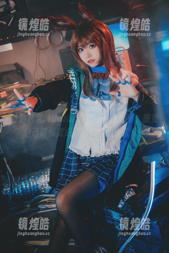 看猫君君MaoJun的女王写真合集，感觉自己瞬间变成了宫殿里的小侍从！
