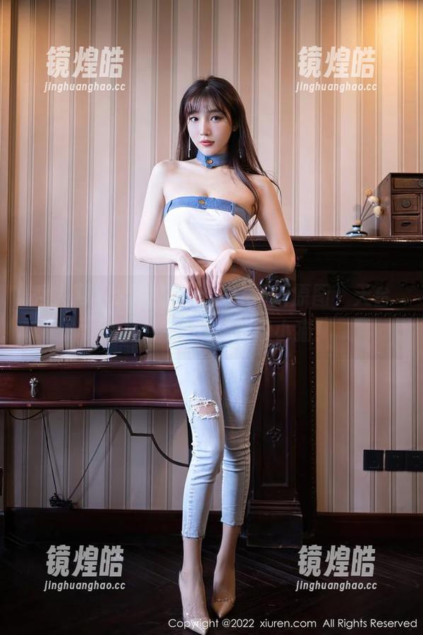 秀人网 - z杯悠悠来了！最新原图，天台上的自拍，调皮得像小猫！