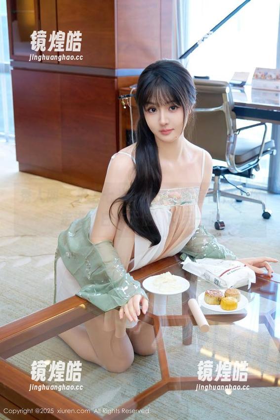 秀人网 - 护士七米baby：全套图包带你走进‘白衣天使’的另一面