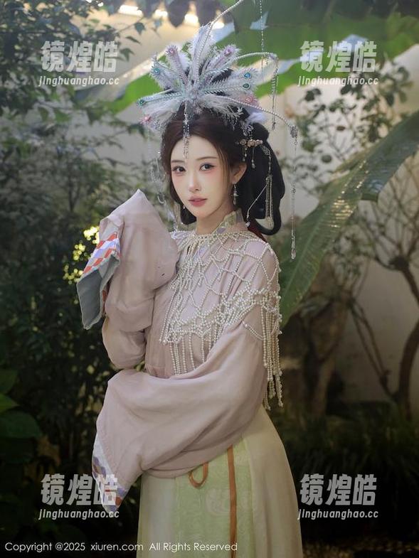 秀人网-伊小七MoMo 秀人网 - 精选原图:伊小七MoMo穿校服,谁能想到这身打扮能让我这么想念学生时代?