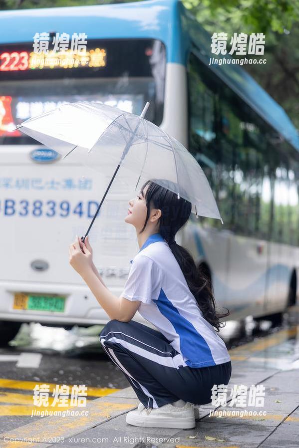秀人网 - 伍晓丽Shirley的体操服与我们：观看中隐约流露出的心事！