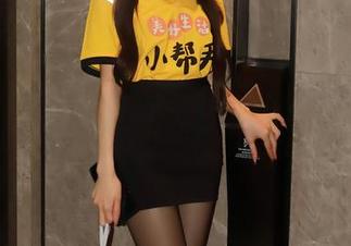 秀人网 - 奈奈Fox校服私房：那些年我们一起追过的青春记忆