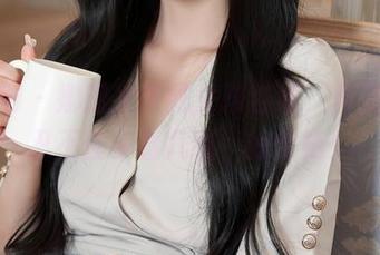 秀人网 - 娜露发来的女孩合集，真是让人忍不住多看几眼，好惊艳！