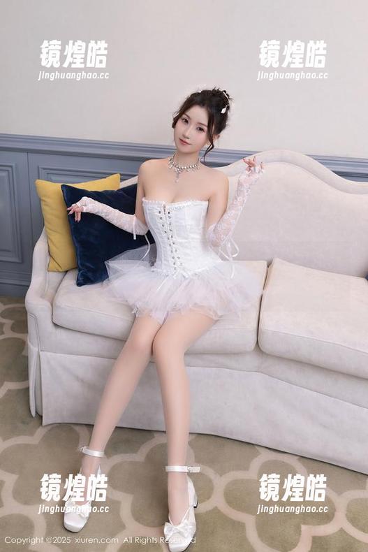 秀人网 - 小茉莉jasmine的女神私拍：是谁画出了如此美丽的今日运势！