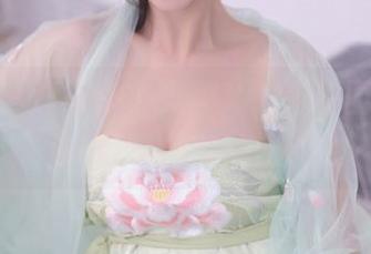 秀人网 - 杨晨晨的校服私拍：原图展示，谁说校服不能时尚？